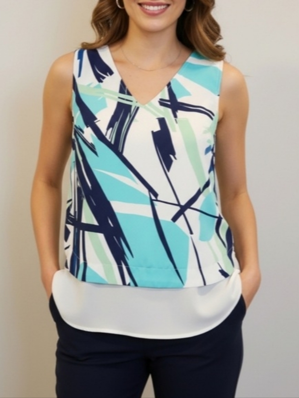 🟣 XS/XXS Halogen (Nordstrom) Sleeveless V-Neck Abstract Print Blouse